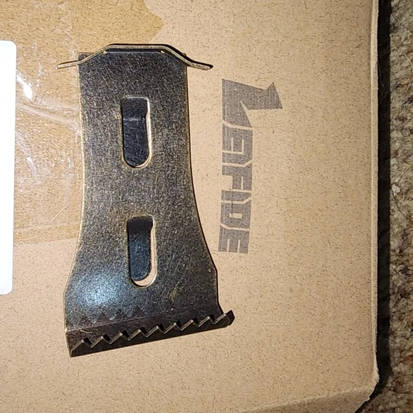 Brick clip fasteners - Picture 3 of 3